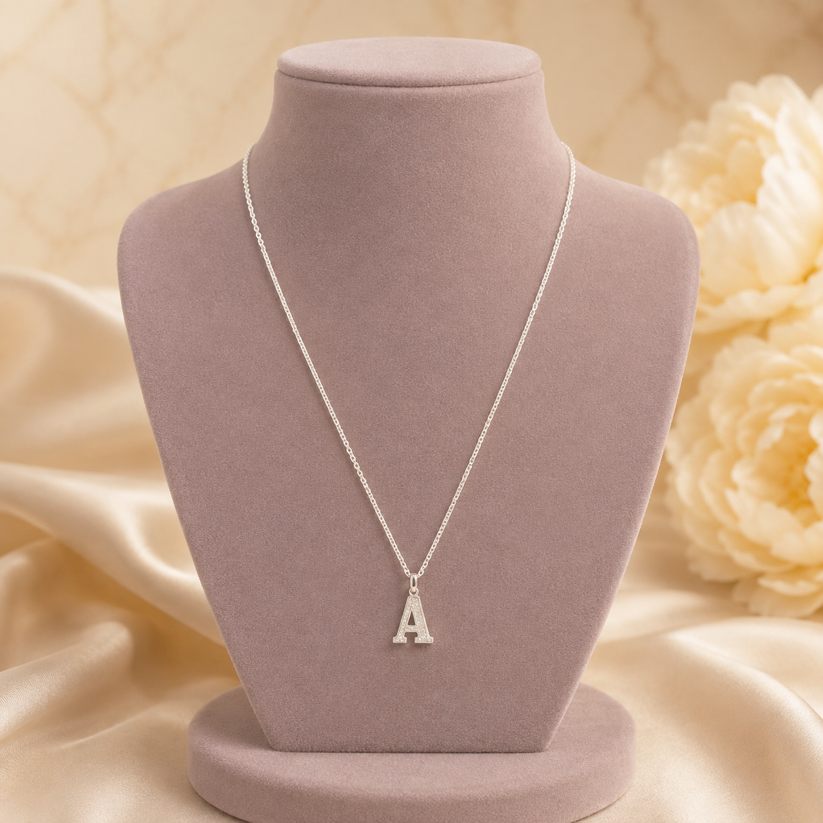 Collar Dije Letra Inicial Plata de Ley 925 con Zircones