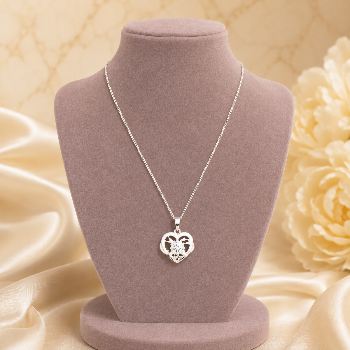 Collar Dije Corazón Girasol "AMOR" Plata de Ley 925 con Zircones