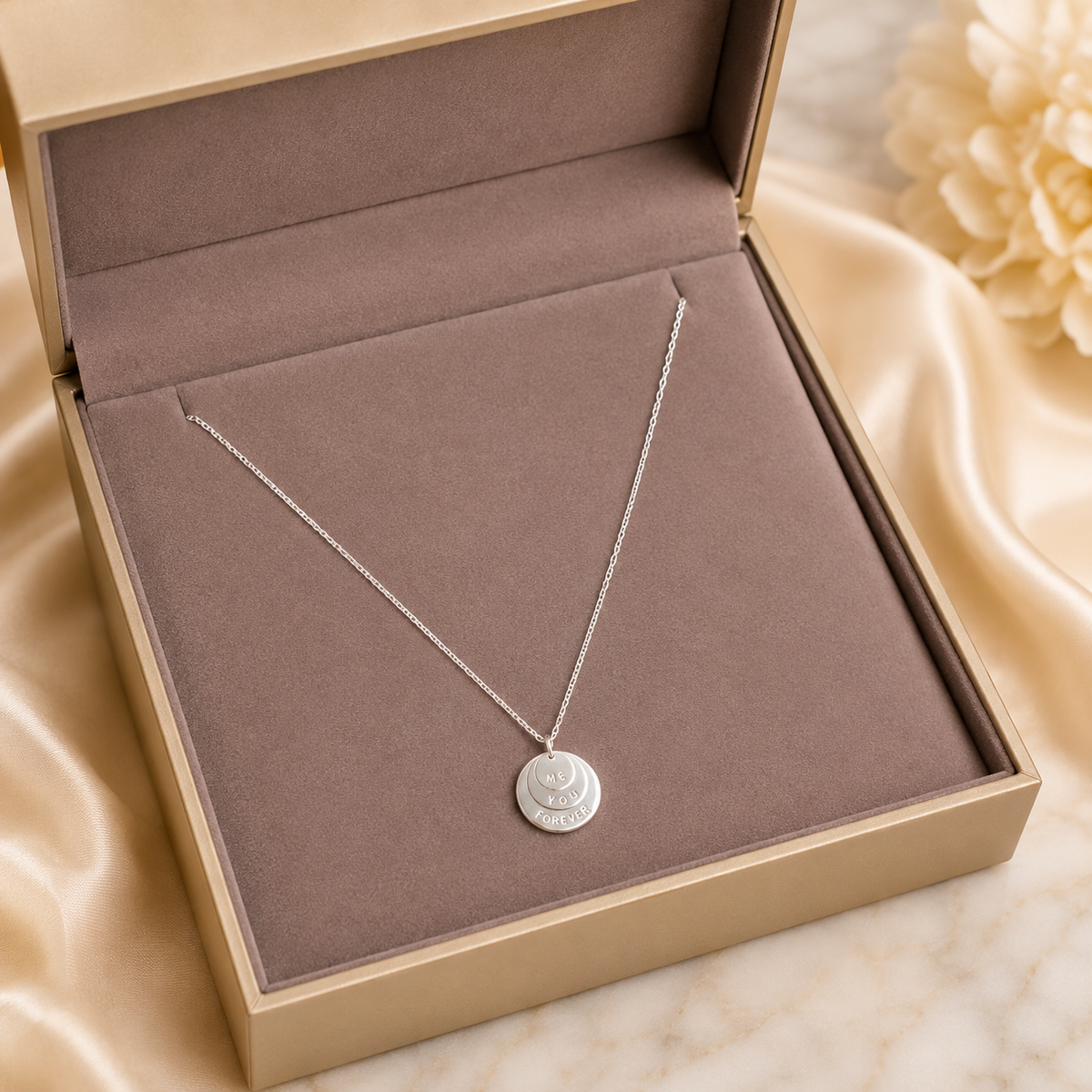 Collar Triple Dije Circular "Me · You · Forever" Plata de Ley 925