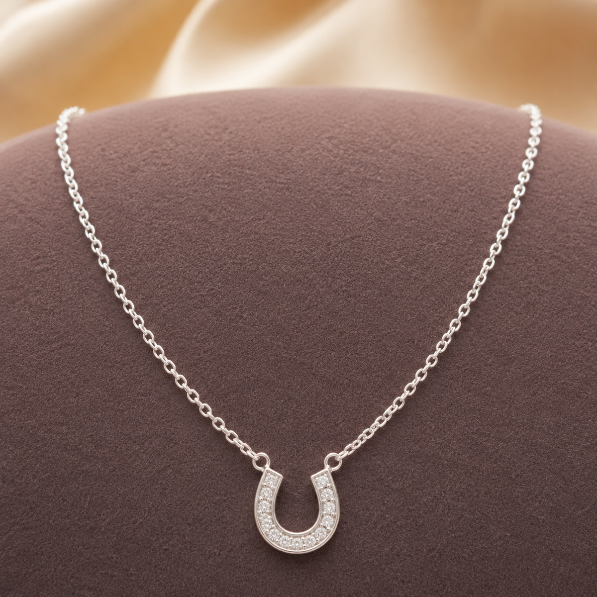 Collar Dije Herradura con Zircones Plata de Ley 925