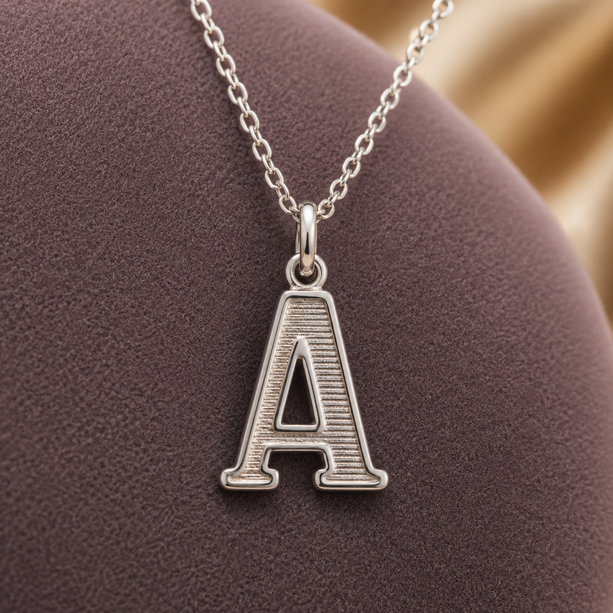Collar Dije Letra Inicial Plata de Ley 925 con Zircones